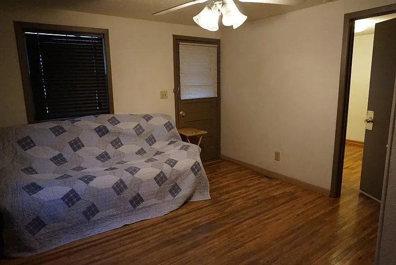 1 bed, 1.5 bath, $1,475 — Photo 4