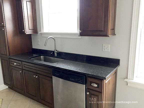 3rd image of 4838 N Paulina St APT 2W