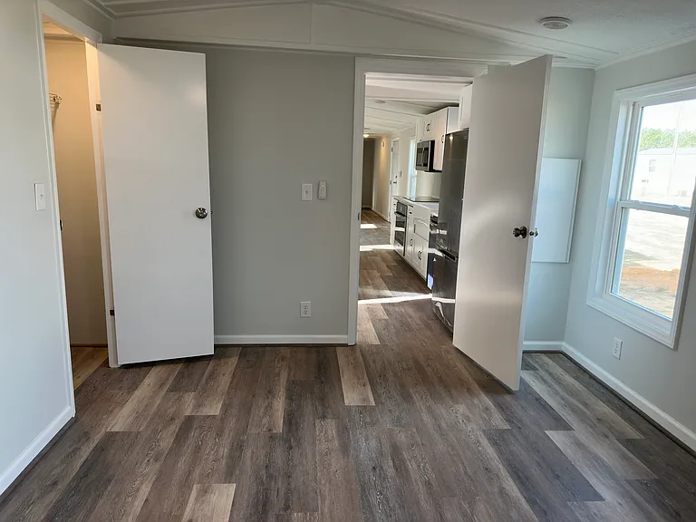 72 Rolandale Ln — Photo 11