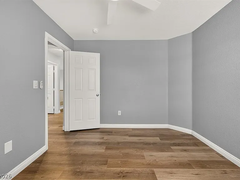 561 Aspen Leaf St — Photo 9