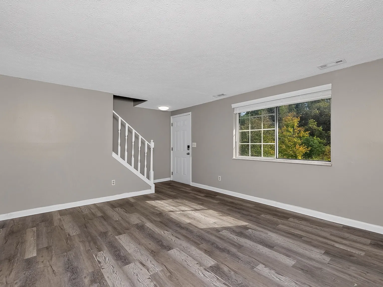 3 bed, 1.5 bath, 1200 sqft, $1,750 — Photo 4