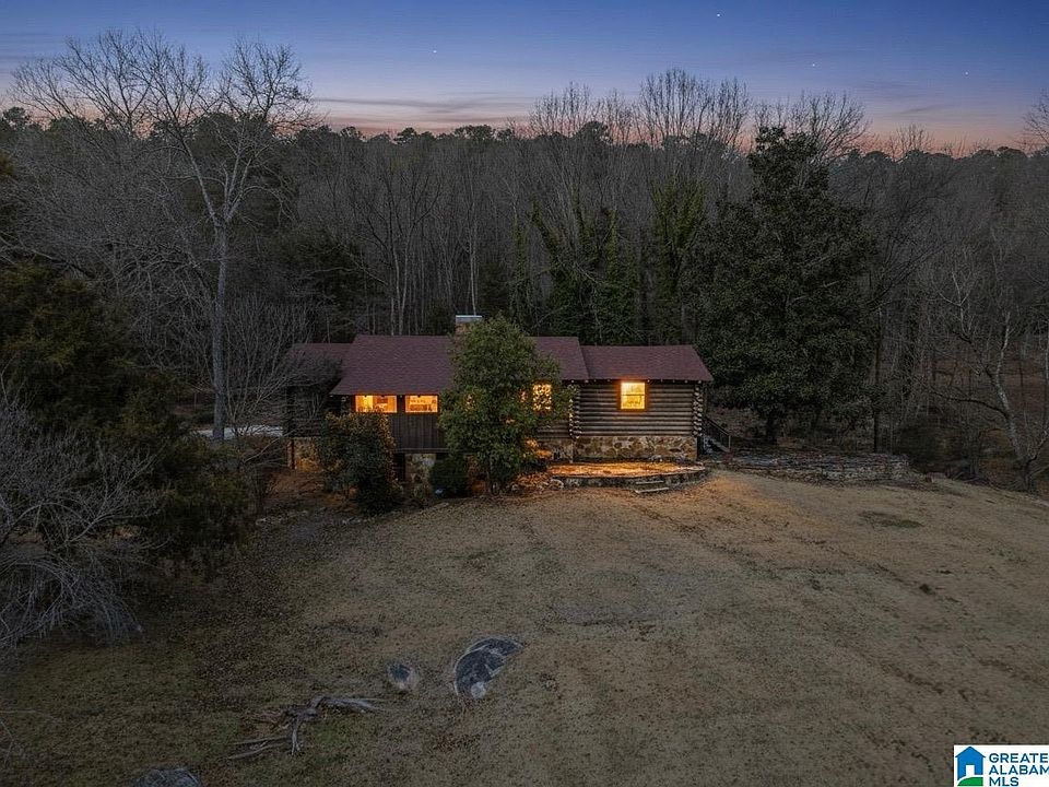 1st image of 504 4th Ave W