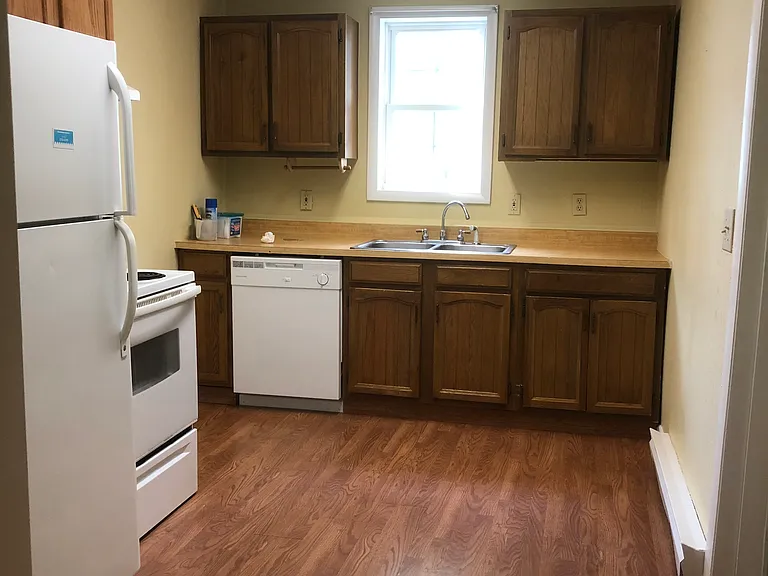 130 Court St #4 — Photo 10