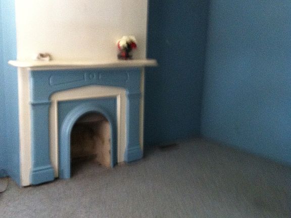 332 N Front Street Living Room