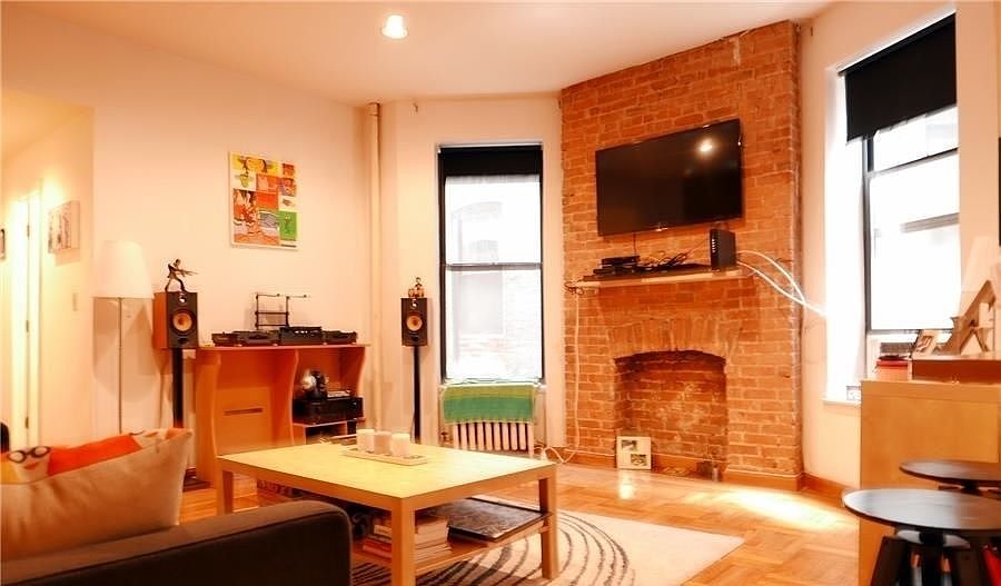 1st image of 159 W 80th St #4DD