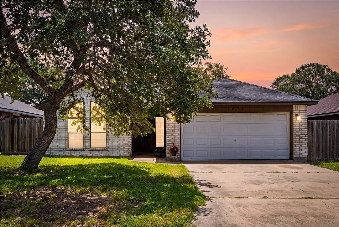 3 bed, 2.0 bath, 1131 sqft, $1,750 — Photo 1