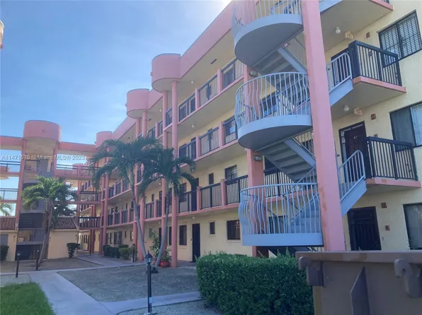 5290 W 21st Ct APT 301, Hialeah, FL 33016