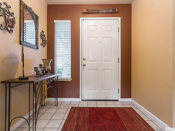 2nd image of 3518 Hiawatha Way