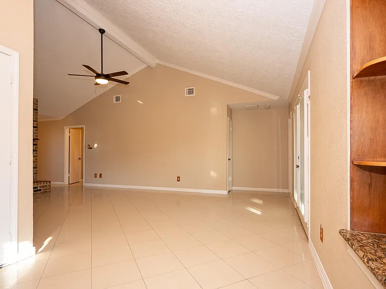 22811 Elkana Deane Ln — Photo 10