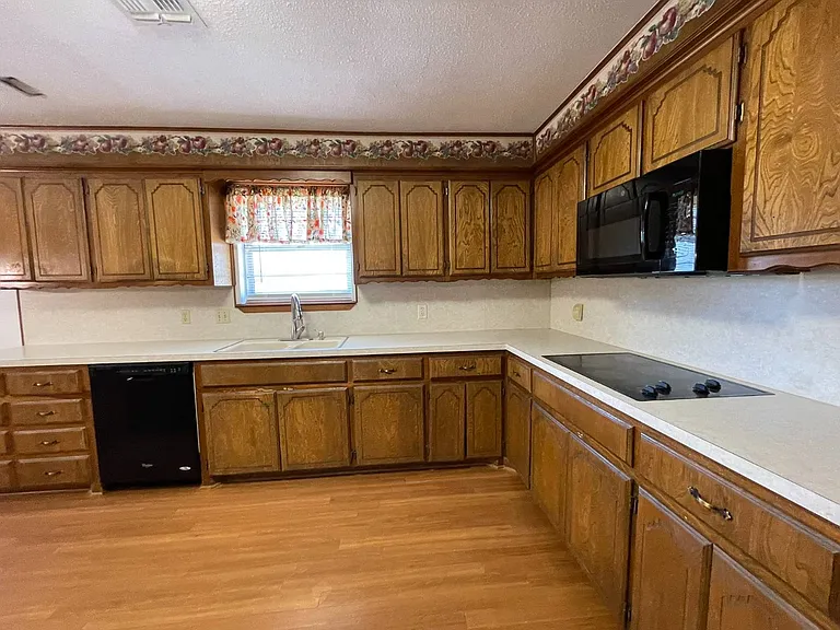 54 Sharon Rd — Photo 13