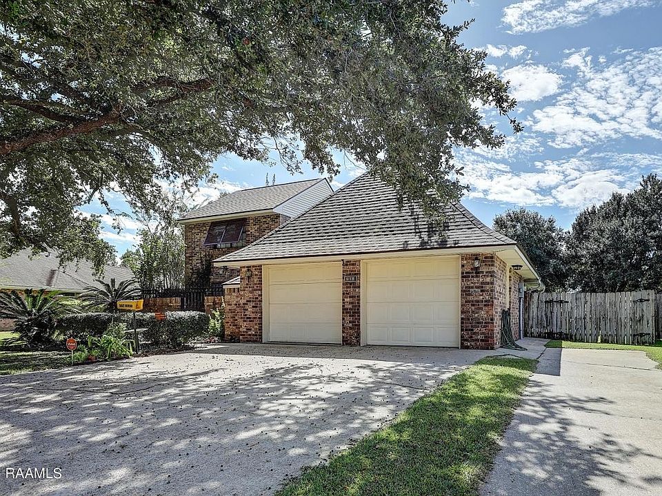 1st image of 903 Briarwood Dr