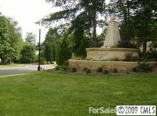 16420 Plantation Woods Dr, Charlotte, NC 28278