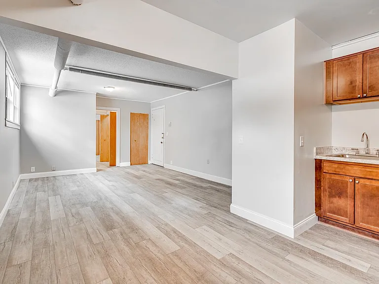 Garfield Court Apartments — Photo 31
