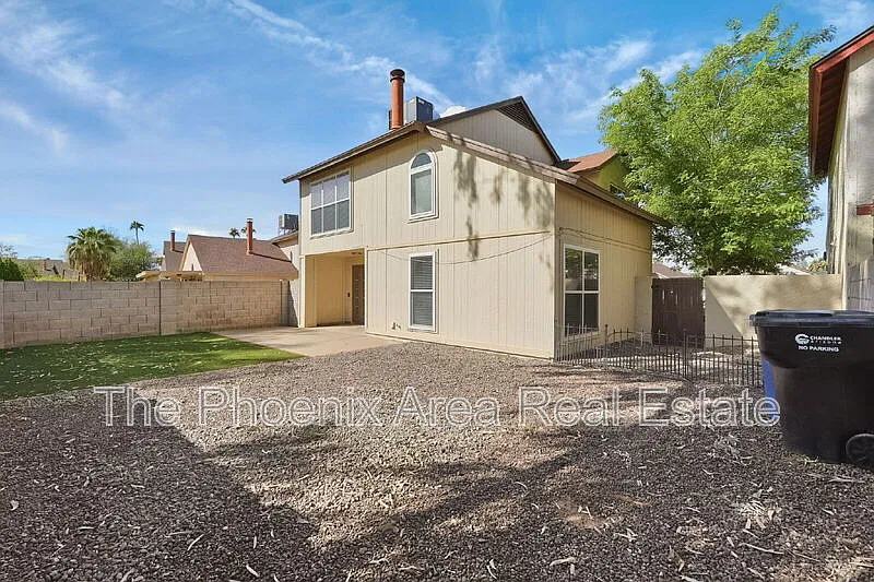 3 bed, 2.5 bath, 1625 sqft, $2,400 — Photo 1