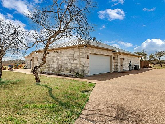 3rd image of 101 Windcrest Ln