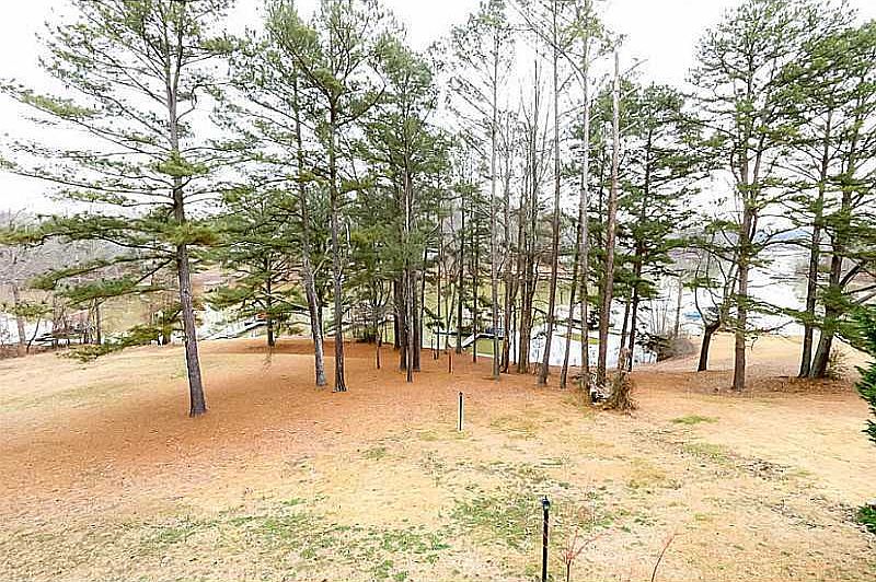 1st image of 147 Lake Dr