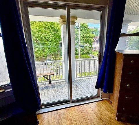 4th image of 719 Euclid Ave #21