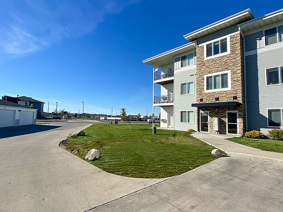 The front entryway at Amber Pointe with an exterior view.