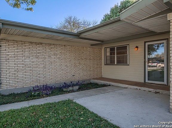 2nd image of 213 Lemonwood Ave