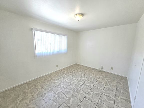 5th image of 512 S Vine Ave #512