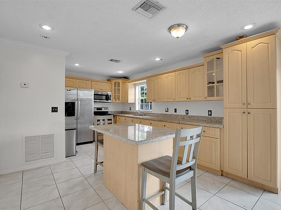 5th image of 7801 SW 9th Street