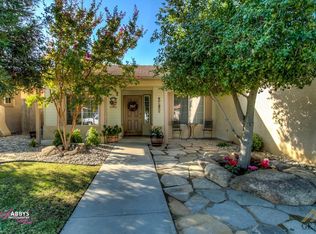 9717 Manhattan Dr, Bakersfield, CA 93312