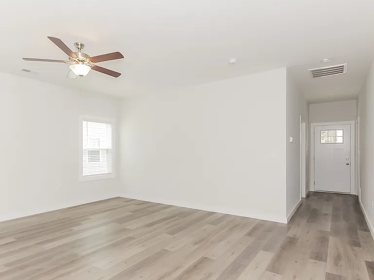 5224 Nevin Rd — Photo 2