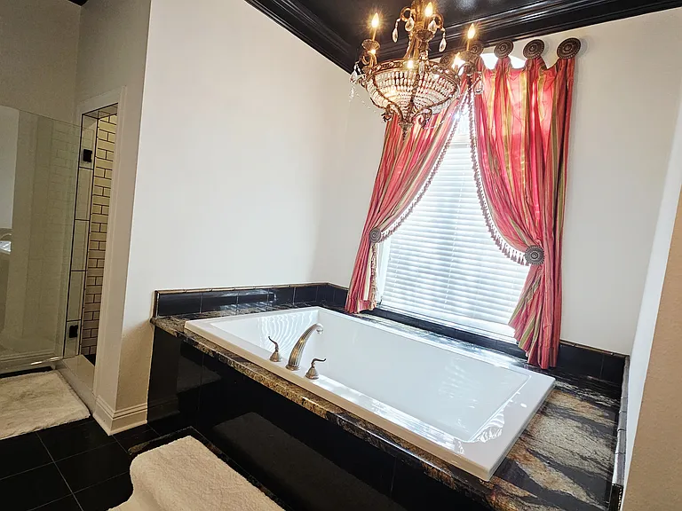 Master Tub