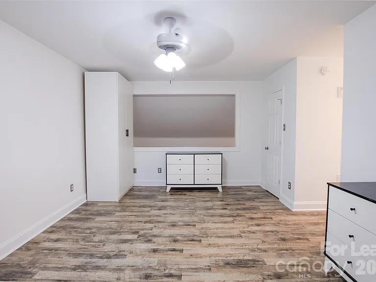 100 Willow Run Dr #2 — Photo 13