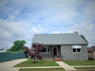 803 W 5th St, Palmyra, NJ 08065