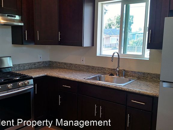 2nd image of 338 N 10th St