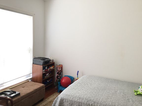 4th image of 16 Hartford Way