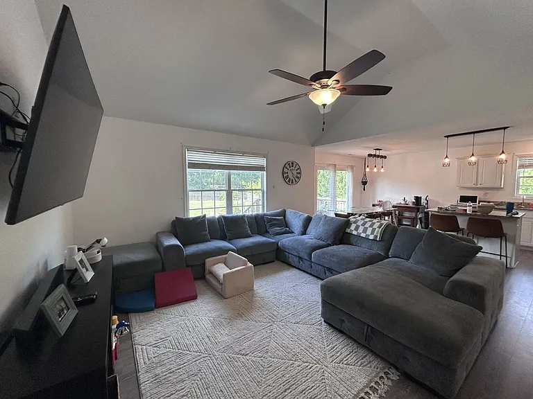 308 Prince William Dr — Photo 5