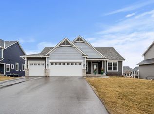 5305 Pine Island Rd, Woodbury, MN 55129