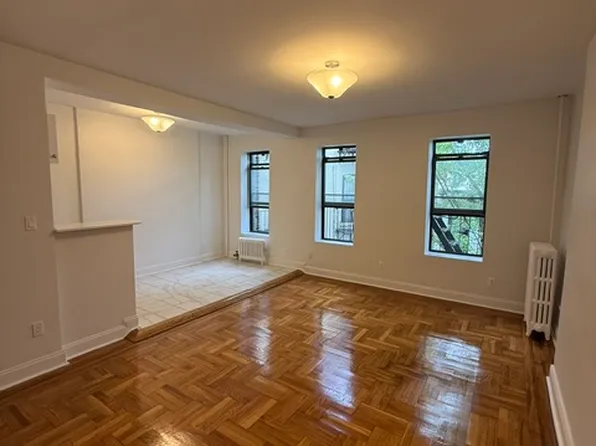 321 Flatbush Avenue image 1 of 10