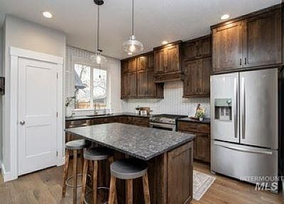 Modern kitchen, fully appointed