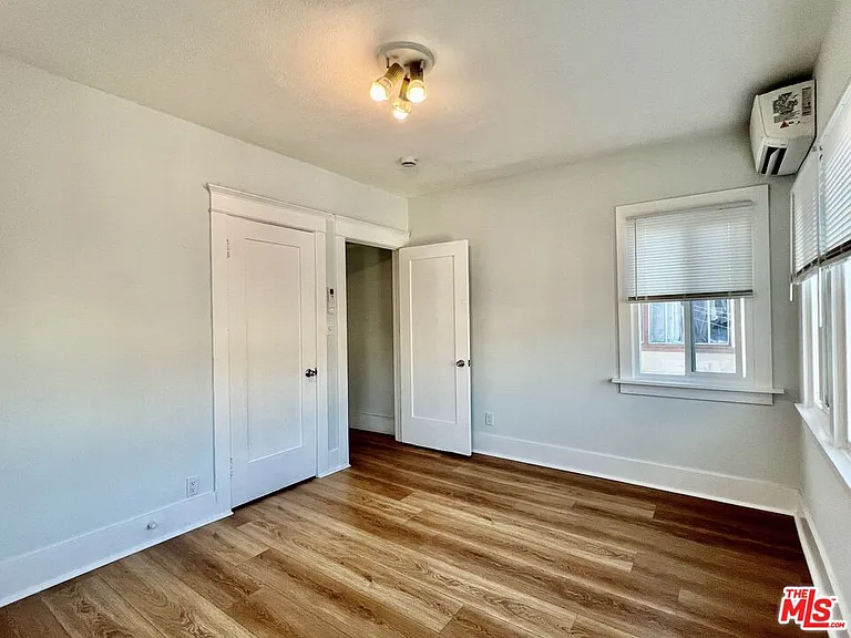 1216 5th Ave — Photo 32