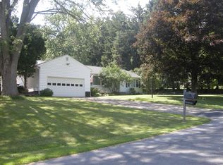 5087 Rosemary Ln, Syracuse, NY 13215