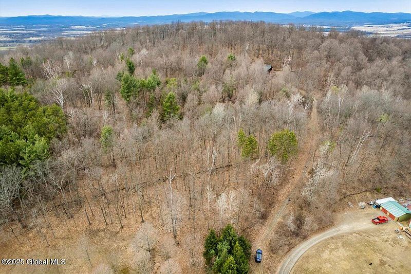 3rd image of 65 Deer Run Way