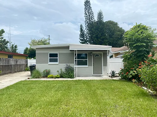 2553 18th Ave N Photo 1