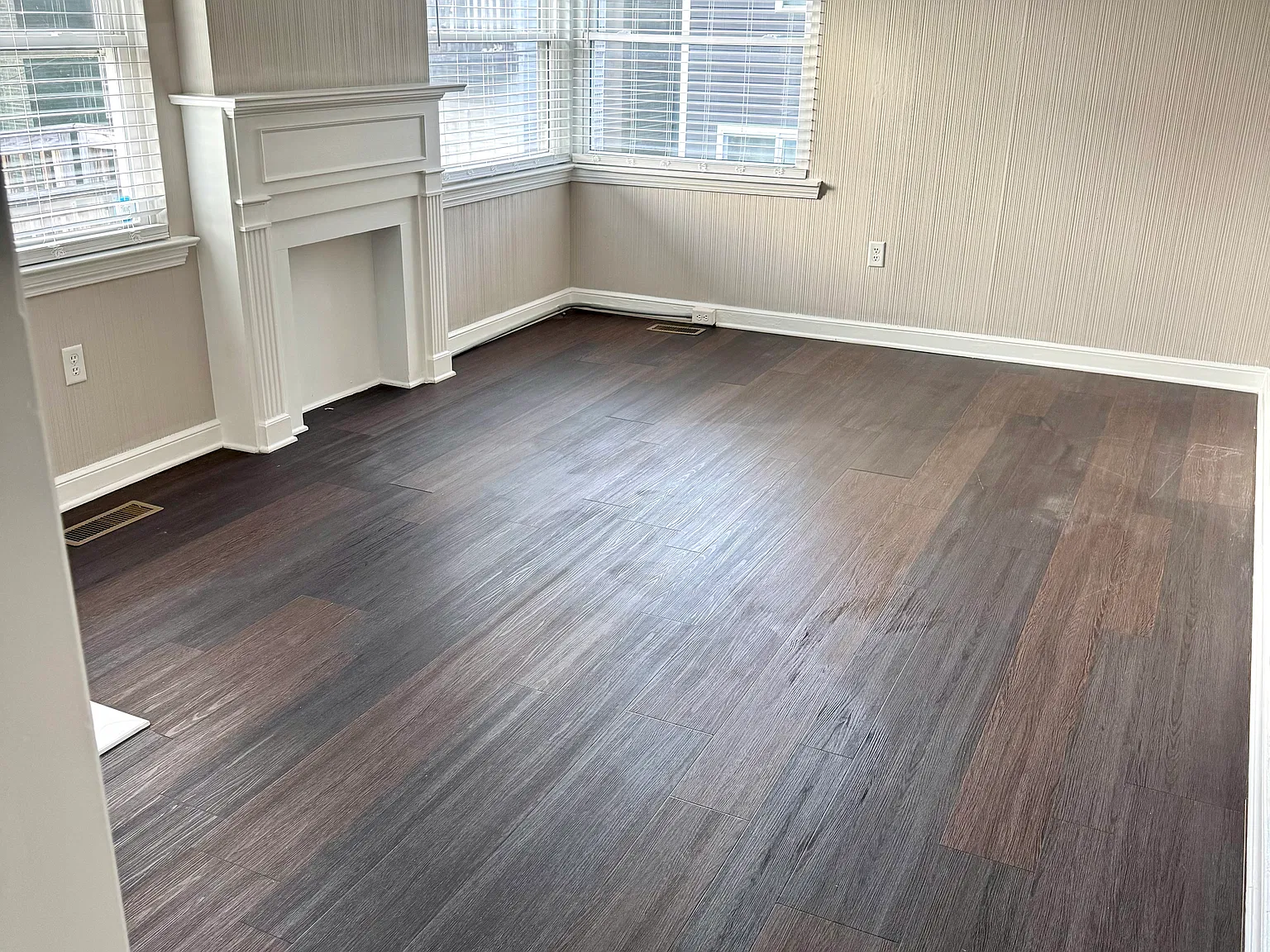 1345 Charleston Ave — Photo 2