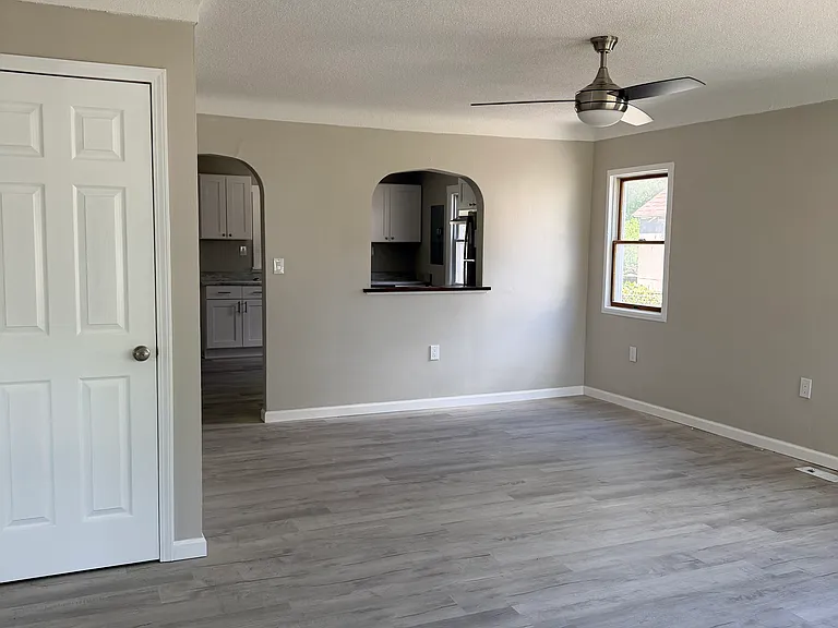 5623 Mantey Ln — Photo 4