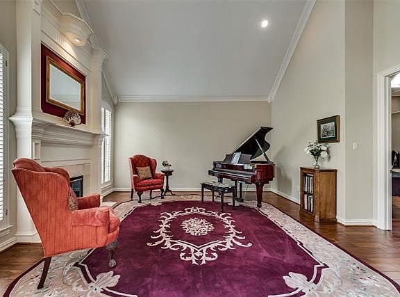 4th image of 14925 Oaks North Dr