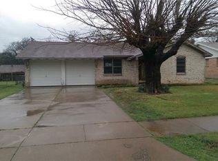 1410 Phillips St, Cleburne, TX 76033