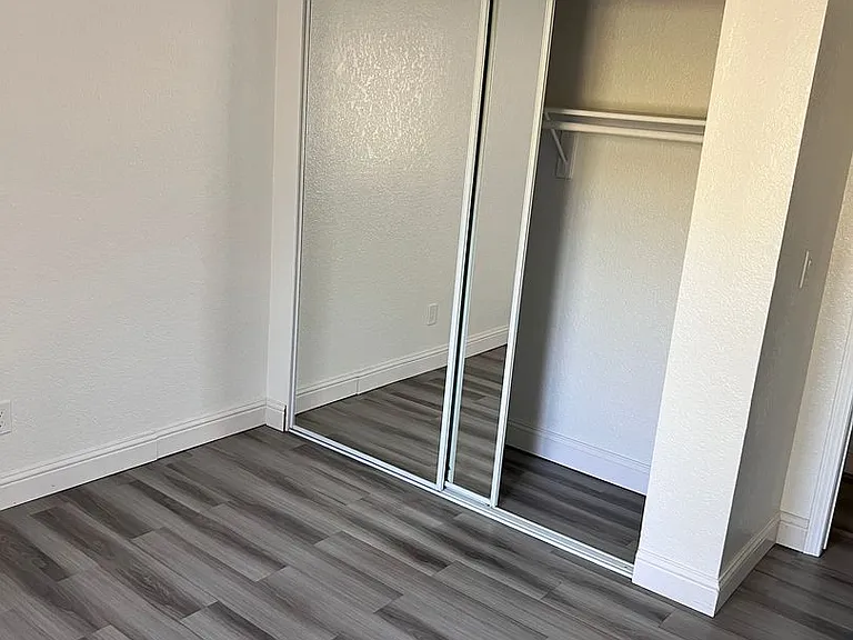 Mesa Verde Apartments — Photo 17