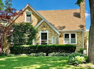 4211 Beaver Crest Dr, Des Moines, IA 50310