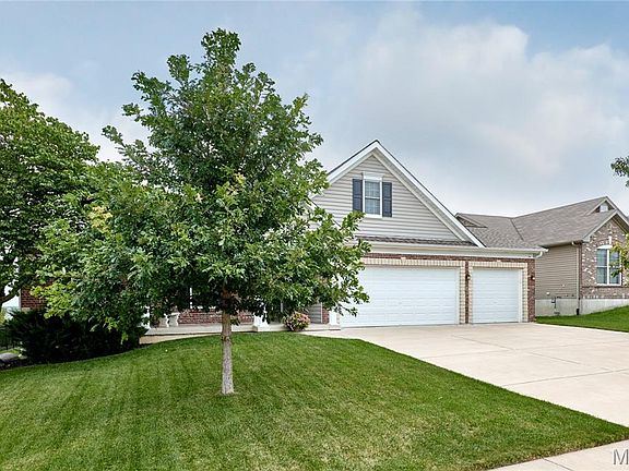 2nd image of 12 Shady River Ct