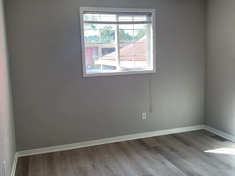 1516 Main St W #2-B — Photo 2