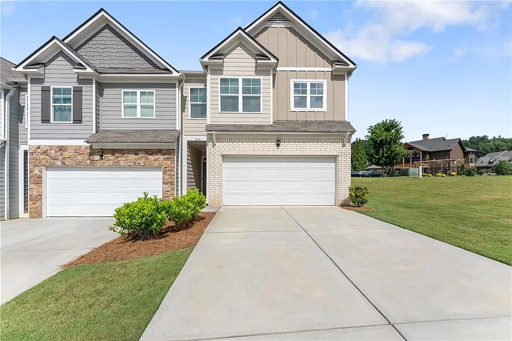 4 bed, 2.5 bath, 1925 sqft, $2,800 — Photo 1