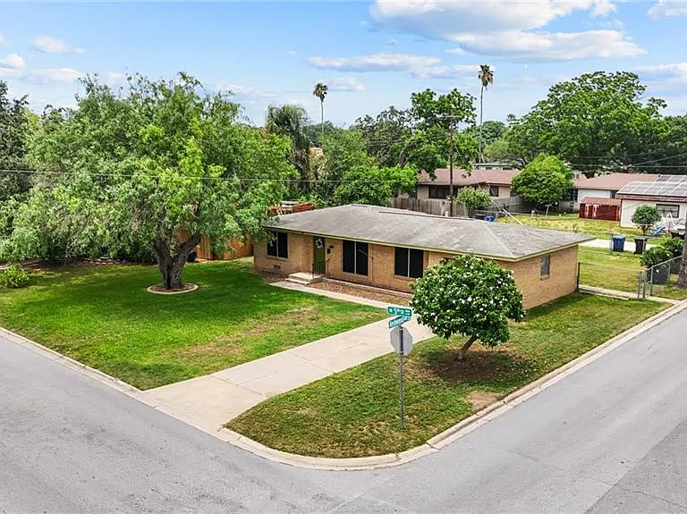 439 Quince Cir — Photo 2